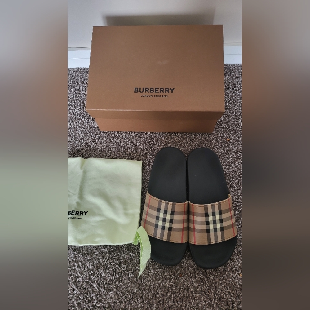 Burberry Furley Vintage Check Pool Slide Sandals